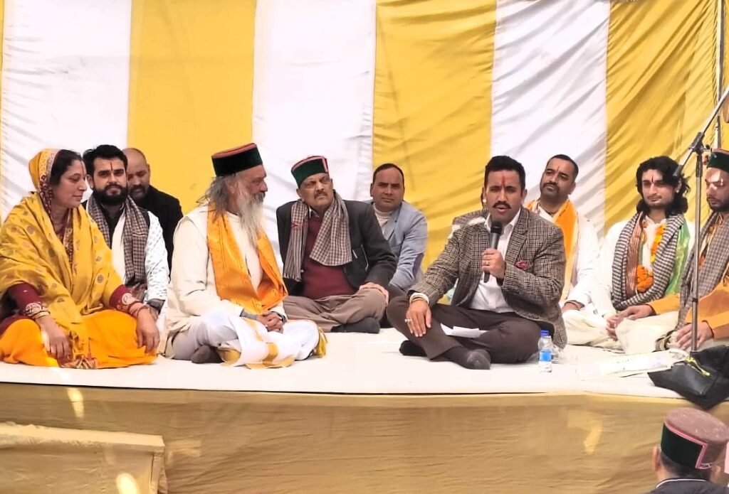 श्री सर्वोत्तम शक्तिपीठ क्षेत्र के समग्र विकास के लिए तैयार होगा रोडमैप – विक्रमादित्य सिंह vikramaditya-in-temple