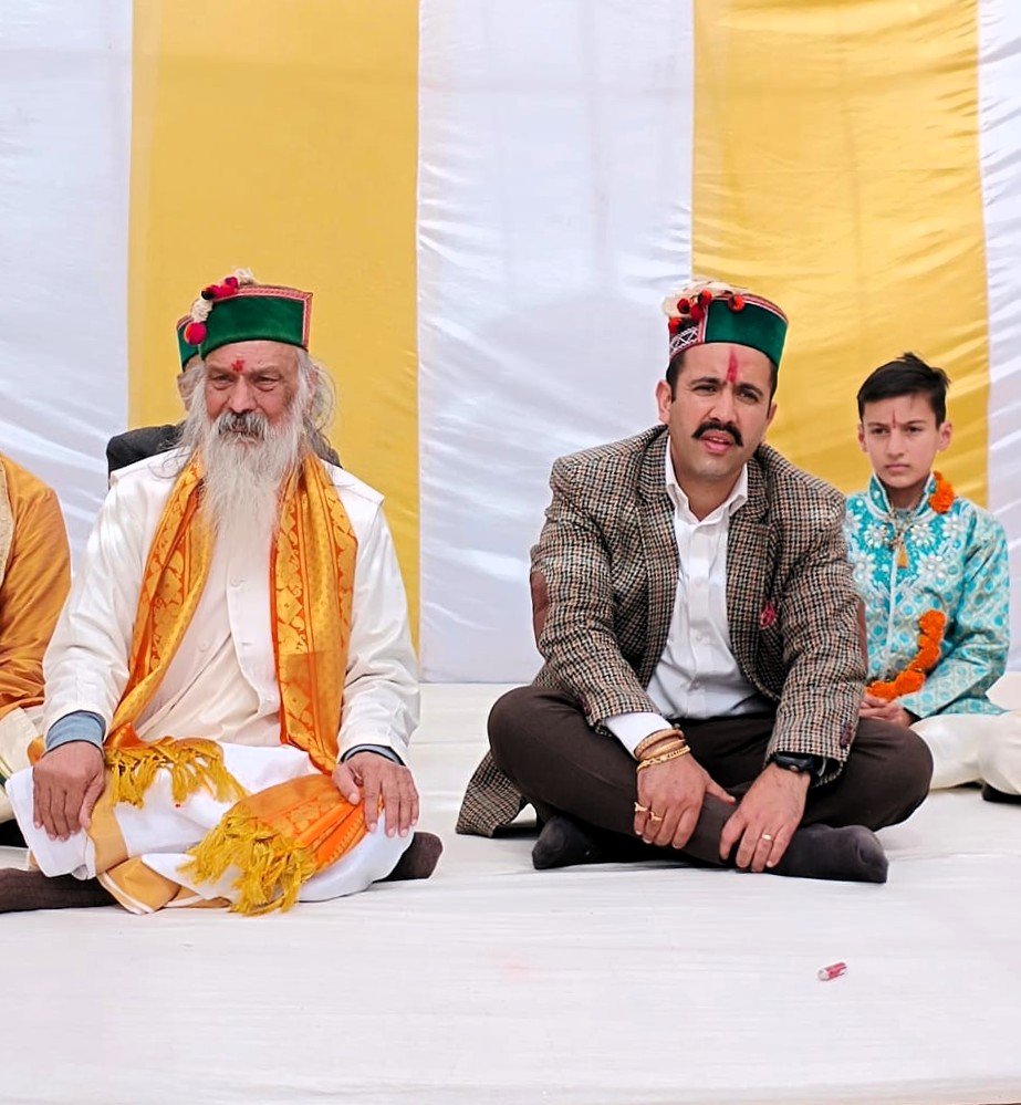 श्री सर्वोत्तम शक्तिपीठ क्षेत्र के समग्र विकास के लिए तैयार होगा रोडमैप – विक्रमादित्य सिंह 3 vikramaditya in temple3