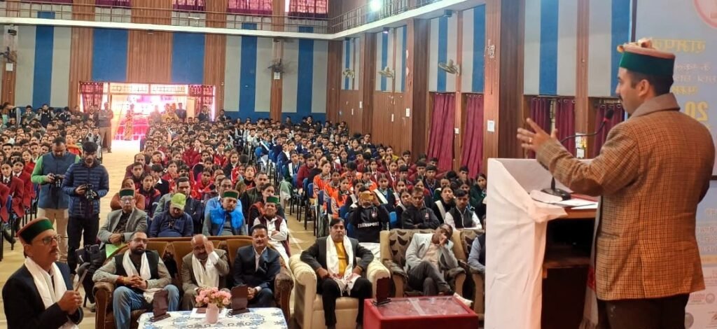 vikramaditya singh honors meritorious students