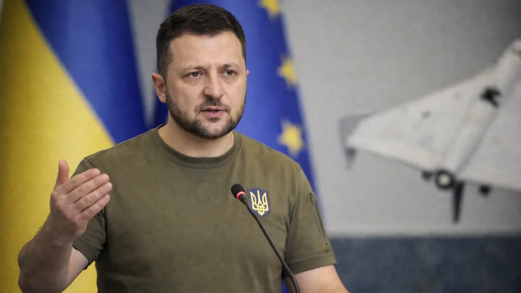 ईरानी ड्रोन से निपटने के लिए धन और तकनीक चाहिए: जेलेंस्की यूक्रेन के राष्ट्रपति वोलोदिमिर जेलेंस्की प्रेस ब्रीफिंग के दौरान बोलते हुए